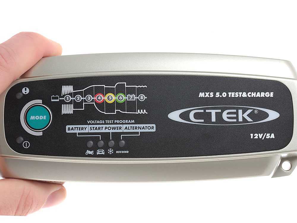 Chargeur de batterie, testeur de batterie et testeur d'alternateur CTEK MXS  7.0