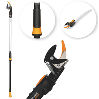 Fiskars UPX86 - Coupe-branches t&eacute;lescopique professionnel - perche de 240/400&nbsp;cm + scie - &Oslash;&nbsp;32&nbsp;mm